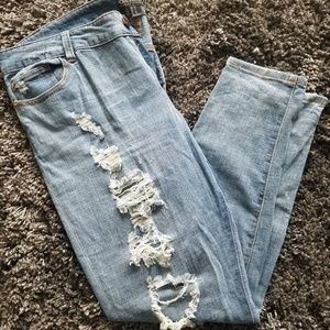 Forever 21+ light wash hole jeans straight leg 18